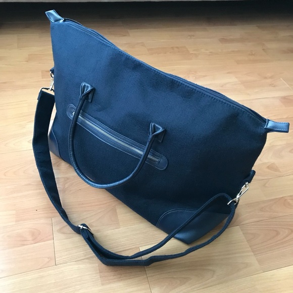 Final sale New DSW navy felt weekender bag for your travels - Picture 5 of 12